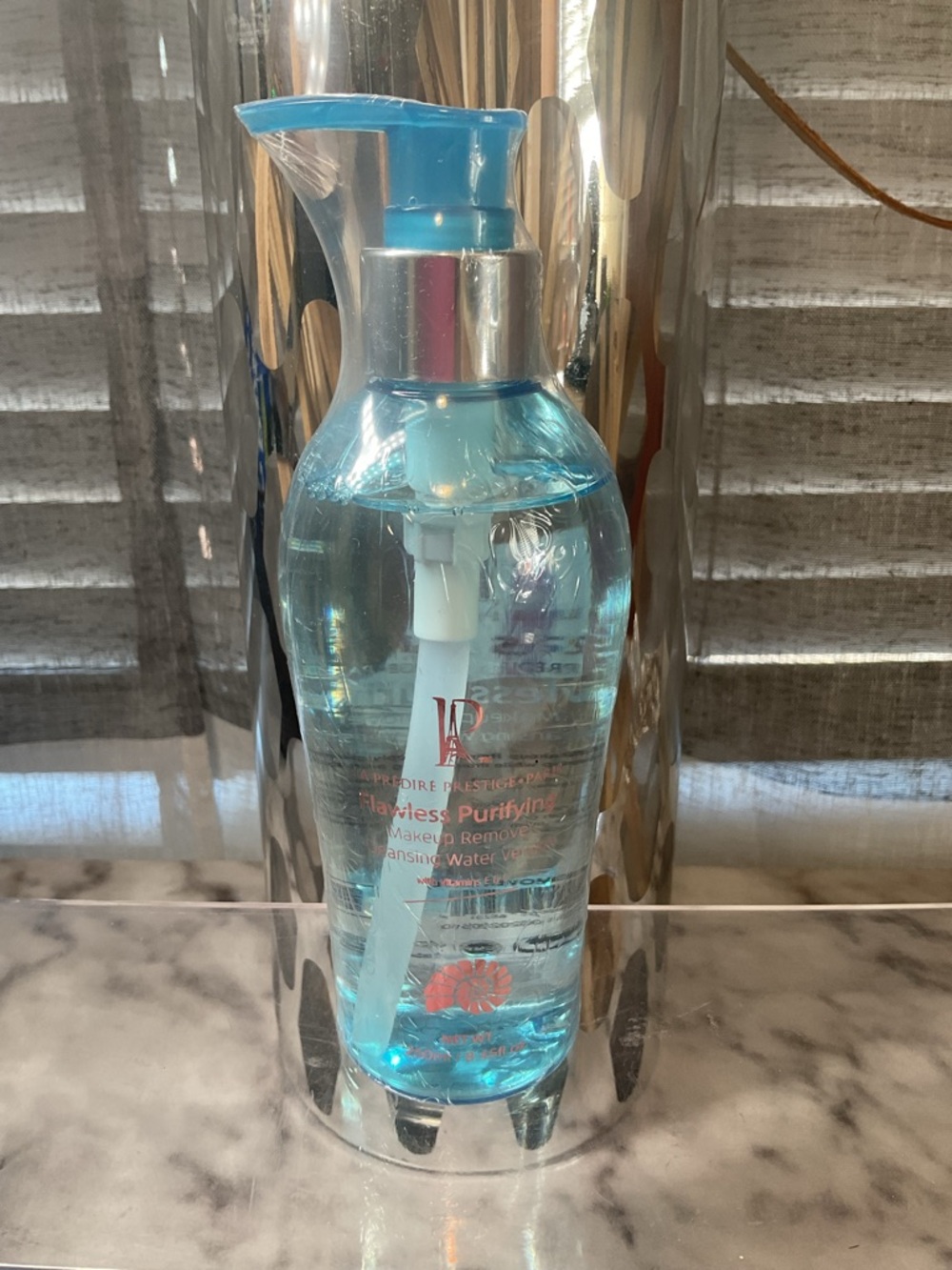 Flawless Purifying Makeup Remover Cleansing Water Version
LP-REMOVER WATER-NEW